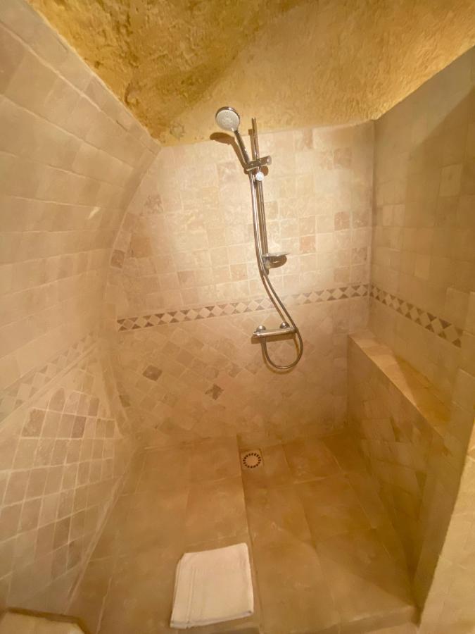 La Fontaine De Vinsobres Hotel Luaran gambar